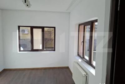 Casă cu 5 camere cu Teren 886 Mp în Ghiroda - 9