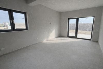 Duplex cu 4 camere cu Canalizare în Moșnița Nouă - 5