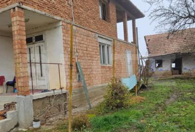 Casă cu 4 camere în Luna - 4