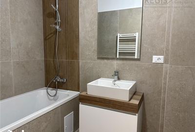 Apartament cu 3 camere decomandat în Tractorul - 16