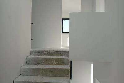 Casă cu 4 camere în Central - 3