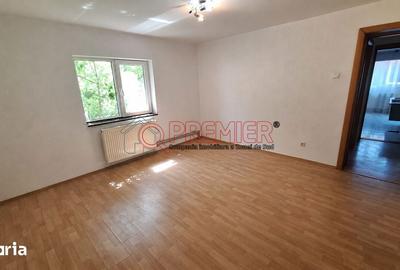 Casă cu 6 camere cu Teren 30 Mp în Apărătorii Patriei - 4