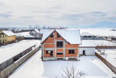 Casă cu 6 camere cu Teren 847 Mp în Hălchiu - 58