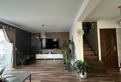 Casă cu 4 camere în Central - 10