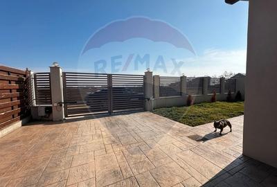 Casă cu 7 camere cu Teren 960 Mp în Vânători - 14