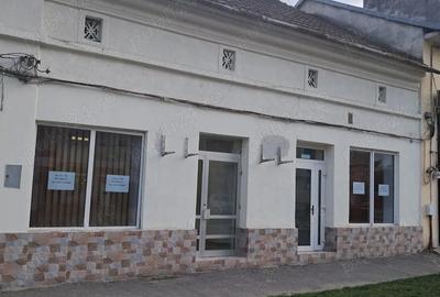 Spațiu comercial, de 48 mp, în Central - 5