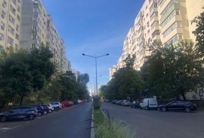 1 MAI - Banu Manta  foarte aproape de Metrou Victoriei - 9