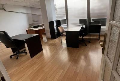 Spațiu comercial, de 70 mp, în Decebal - 4