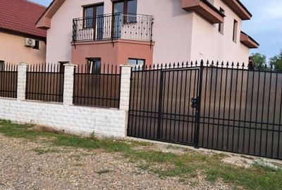 Casa noua la intrare în oras