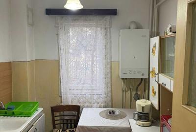 Apartament cu 3 camere semidecomandat în Central - 4