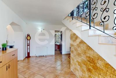 Casă cu 5 camere cu Teren 900 Mp în Central - 9