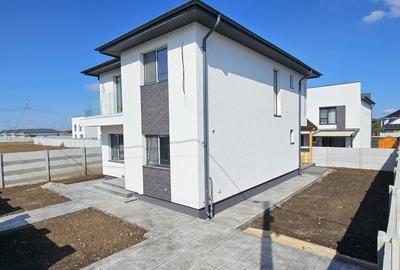 Casa Individuala - 4 camere 2 bai - 330mp teren - 12 min metrou Leonida - 4