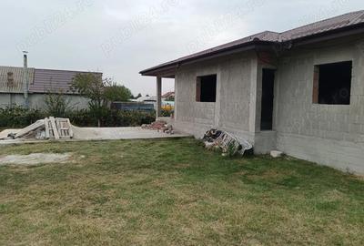 Casă cu Teren 1700 Mp în Buturugeni - 2