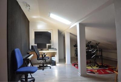 Apartament cu 4 camere decomandat în Central - 4
