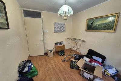 Apartament cu 3 camere decomandat în Micro IV - 10