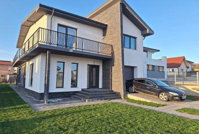 Casă cu 4 camere în Iris