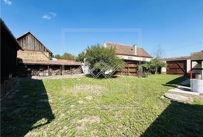Casa in Sibiu - Vurpar - 2 constructii in curte - Gradina mare - 18