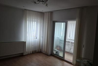 Apartament cu 3 camere decomandat în Exterior Vest - 4