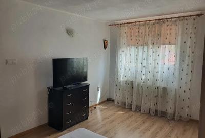 Apartament doua camere la curte, zona 1 Mai. - 6