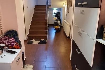 Casă cu 7 camere cu Teren 500 Mp în Central - 15