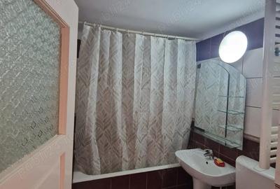 Apartament cu 3 camere decomandat în Nufărul - 2