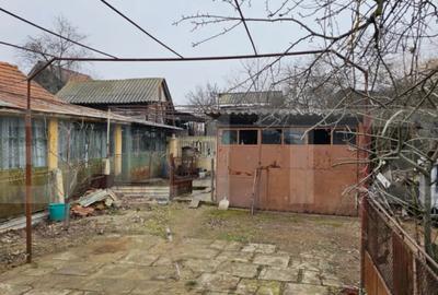 Casă cu 5 camere cu Teren 1688 Mp în Central - 2