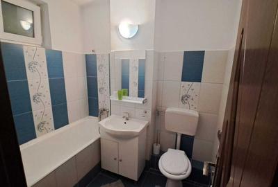 Apartament cu 3 camere 67 mp, etaj intermediar,  situat in zona Vlahuta - 5