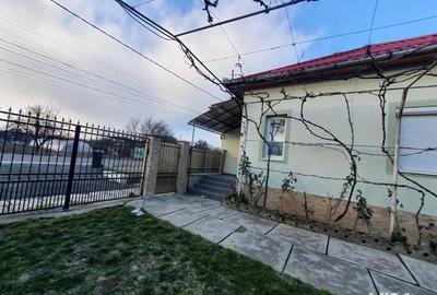 Casă cu Teren 1439 Mp în Central - 1