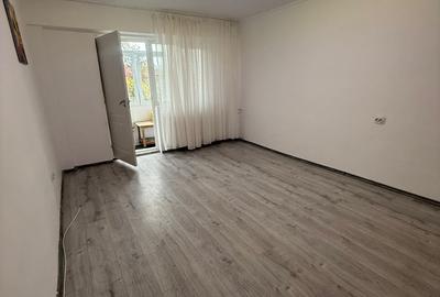 Apartament 3 camere, 2 băi • Parter • Zona Comisa – Central • Complet renovat, m - 3