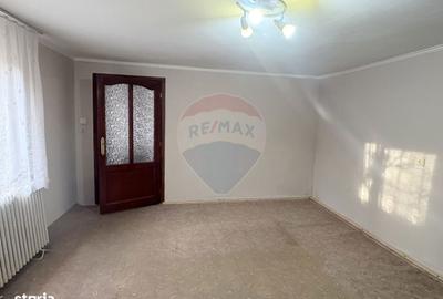 Casă cu 3 camere cu Teren 150 Mp în Central