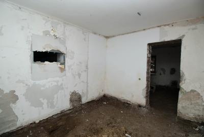 Casă cu 6 camere cu Canalizare în Central - 19