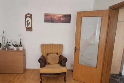 Iancului  gura de  Metrou,bl. MONOLIT reabilitat,Amenajat, geam la baie,Liber - 3