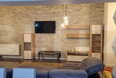 Apartament 3 camere, 105 mp, lux, terasa si piscina, loc gratar, zona 1 Mai