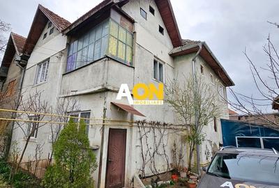 Casă individuală cu 6 camere în Central