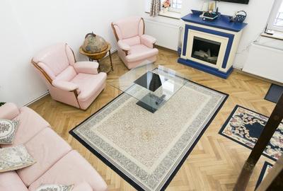 Apartament 3 camere in Centrul Istoric - Str. Postavarului - Cod 2998 - 2