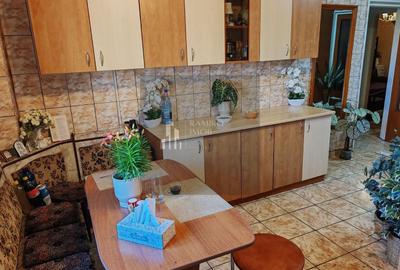 Apartament cu 3 camere decomandat, mobilat în 13 Septembrie - 6
