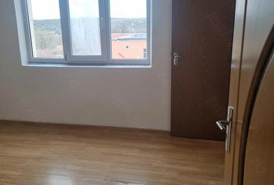 Apartament cu 3 camere decomandat în Central - 2