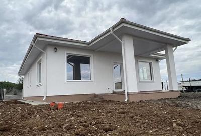 Casa dintre lacuri, Crevedia, cartier nou. - 3