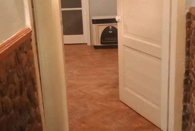 Vand apartament 2 camere , caramida, et 2 din 2, pod ofertant ,pivnita , curte cu multa verdeata - 4