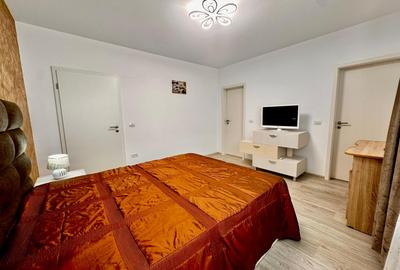 Apartament cu 3 camere decomandat în Tractorul - 4