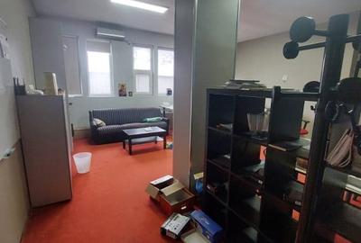 Delfinariu, spatiu 289 mp., ideal birouri/sali de curs etc., parcare - 4