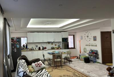 Casă cu 4 camere în Central - 2