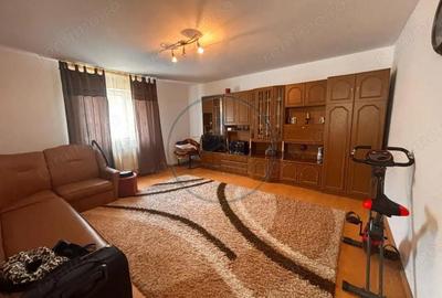 Casa parter + etaj, pozitie deosebita zona Centrala - 1