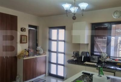 Casă cu 7 camere cu Teren 16000 Mp în Ciorani - 10