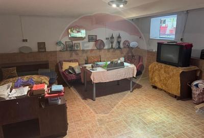 Casa cu 10 camere - ideala pentru pensiune, gradinita sau pt. locuit - 28