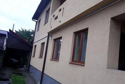 Casă cu 6 camere cu Teren 400 Mp în Ultracentral