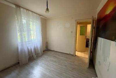 Apartament cu 3 camere semidecomandat în Dacia - 1