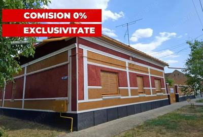 Casa mare 4 camere cu gaz Strada V.Lucaciu colt cu I.L. Caragiale in Nadlac