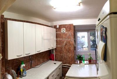 Apartament 3 camere , Brancoveanu , etaj 3 din 4 - 10