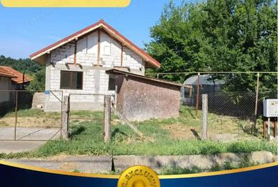 Casa P+M la gri de vanzare Rasova, comuna Bale?ti